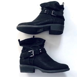 Torrid Moto Boots 10W Black Harness EXCELLENT PREOWNED CONDITION Suede Feel